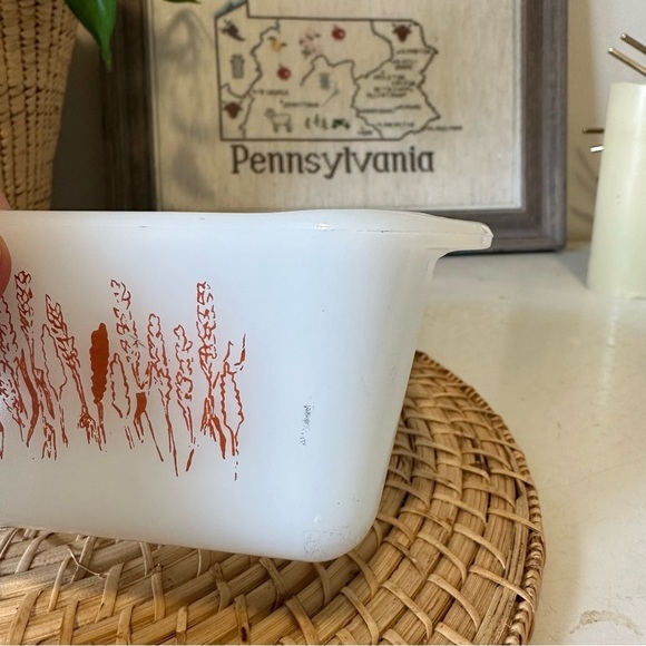 Vintage Proctor Silex Autumn Harvest Wheat Slow Cook Milk Glass Dish - Picture 2 of 10
